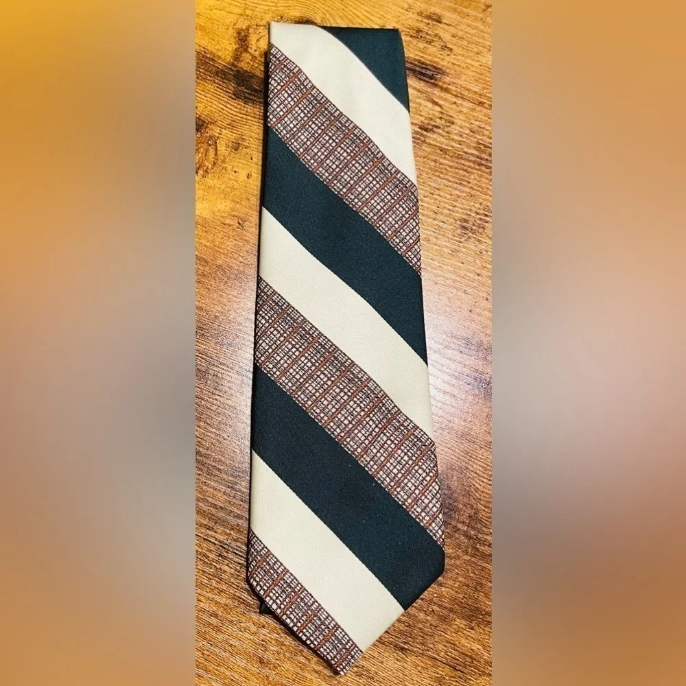 🌟HP🌟 VINTAGE WEMLON WEMBLEY Tie Green Mint Pink Beige Zig Zags Stripes Necktie